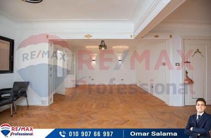 Apartment - 3 Bedrooms - 2 Bathrooms for sale in Al Fath St. - Janaklees - Hay Sharq - Alexandria