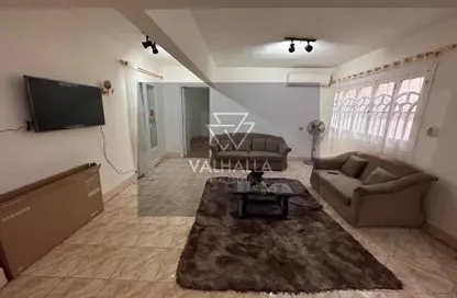 Apartment - 3 Bedrooms - 2 Bathrooms for rent in Shagaret Al Dor St. - Zamalek - Cairo