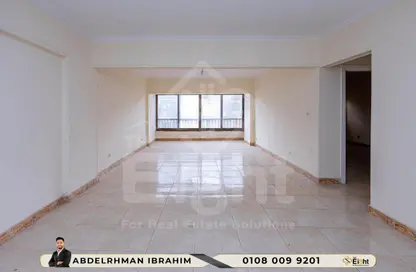 Apartment - 2 Bedrooms - 2 Bathrooms for rent in Smouha Square - Smouha - Hay Sharq - Alexandria