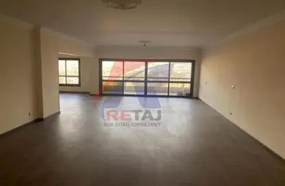 Apartment - 3 Bedrooms - 3 Bathrooms for sale in Al Sheikh Kamel Khedr St. - 8th Zone - Nasr City - Cairo