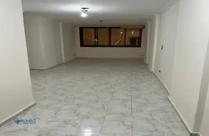 Apartment - 2 Bedrooms - 1 Bathroom for sale in Abbas Al Akkad St. - 1st Zone - Nasr City - Cairo