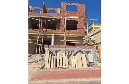 Villa - 4 Bedrooms - 3 Bathrooms for sale in Al Mosheer Ahmed Ismail St.   El Obour Road - 7th District - Obour City - Qalyubia