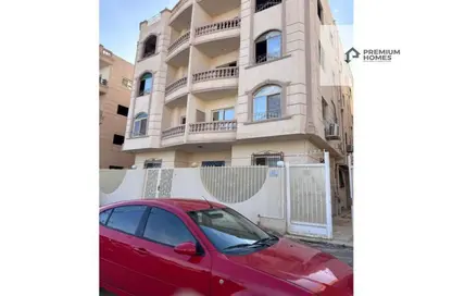 Apartment - 5 Bedrooms - 5 Bathrooms for sale in 7th Area - Shorouk City - Cairo