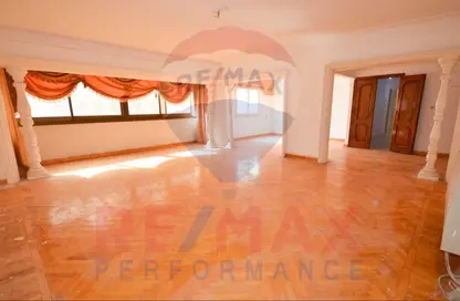 Apartment - 3 Bedrooms - 2 Bathrooms for sale in Shaarawy St. - Laurent - Hay Sharq - Alexandria