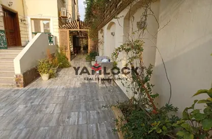 Villa - 6 Bedrooms - 7 Bathrooms for sale in Ganoob El Acadimia - New Cairo City - Cairo