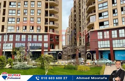 Apartment - 3 Bedrooms - 3 Bathrooms for sale in Al Shohada Square St. - Smouha - Hay Sharq - Alexandria