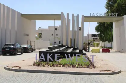 Townhouse - 3 Bedrooms - 3 Bathrooms for sale in Lake West 2 - Sheikh Zayed Compounds - Sheikh Zayed City - Giza