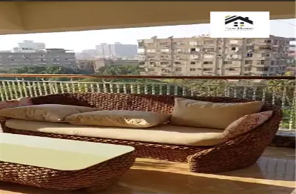 Apartment - 4 Bedrooms - 3 Bathrooms for sale in Street 6 - Maadi - Hay El Maadi - Cairo