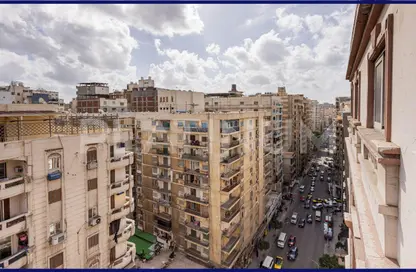 Duplex - 4 Bedrooms - 5 Bathrooms for sale in Al Farek Ismail Srhank St. - Laurent - Hay Sharq - Alexandria