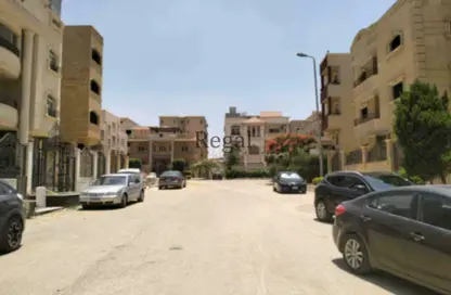 Apartment - 3 Bedrooms - 1 Bathroom for sale in Ard Al Mokhabarat - Hadayek October - 6 October City - Giza