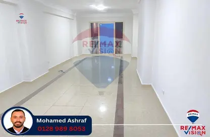 Apartment - 3 Bedrooms - 2 Bathrooms for sale in Al Hadari Lane - Raml Station - Hay Wasat - Alexandria