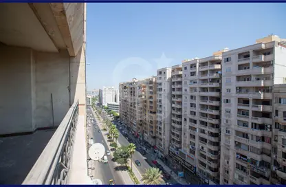 Apartment - 3 Bedrooms - 2 Bathrooms for sale in Mohamed Fawzy Moaz St. - Smouha - Hay Sharq - Alexandria