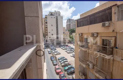 Apartment - 3 Bedrooms - 3 Bathrooms for sale in Amir Al Behar Hamdy Eldeeb St. - Bolkly - Hay Sharq - Alexandria