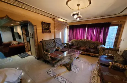 Apartment - 3 Bedrooms - 1 Bathroom for sale in Al Hegaz St. - Mohandessin - Giza