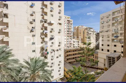 Apartment - 3 Bedrooms - 2 Bathrooms for sale in Roshdy Basha St. - Bolkly - Hay Sharq - Alexandria