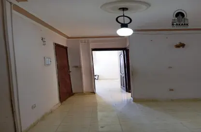 Apartment - 3 Bedrooms - 1 Bathroom for sale in Kafr El Shorafa - Hay El Marg - Cairo