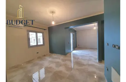 Apartment - 3 Bedrooms - 1 Bathroom for sale in Al Hadaba Al Wosta - Mokattam - Cairo