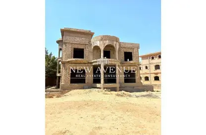 Villa - 5 Bedrooms - 5 Bathrooms for sale in Al Shorouk 2000 - El Shorouk Compounds - Shorouk City - Cairo