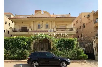 Villa - 7 Bedrooms - 5 Bathrooms for sale in East The Academy - New Cairo City - Cairo