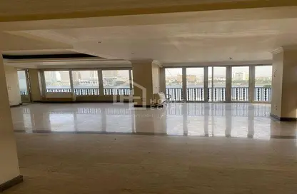 Apartment - 2 Bedrooms - 3 Bathrooms for rent in Nile St. - Dokki - Giza