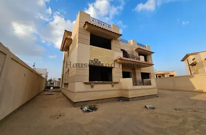 Villa - 5 Bedrooms - 5 Bathrooms for sale in Royal City - Sheikh Zayed Compounds - Sheikh Zayed City - Giza