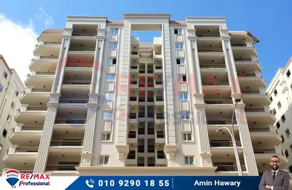 Apartment - 3 Bedrooms - 3 Bathrooms for sale in Al Shohada Square St. - Smouha - Hay Sharq - Alexandria