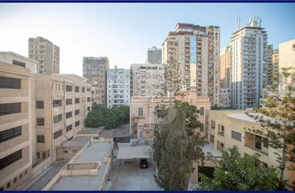 Apartment - 3 Bedrooms - 2 Bathrooms for sale in Al Ekbal St. - Laurent - Hay Sharq - Alexandria