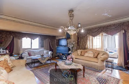 Apartment - 4 Bedrooms - 4 Bathrooms for sale in Al Farek Ismail Srhank St. - Laurent - Hay Sharq - Alexandria