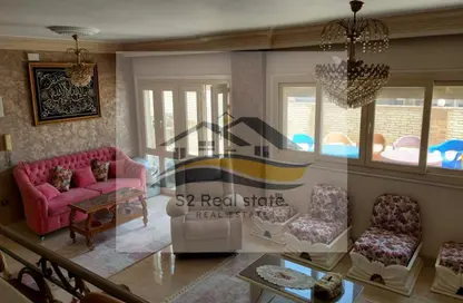 Apartment - 4 Bedrooms - 2 Bathrooms for sale in Omar Makram St. - Neighborhood B - 2nd District West - Shorouk City - Cairo