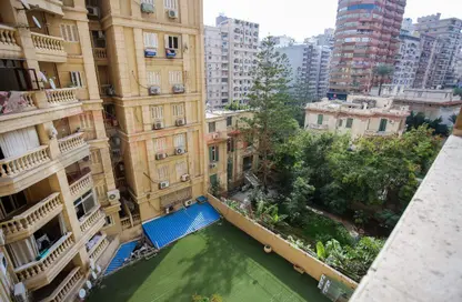 Apartment - 3 Bedrooms - 3 Bathrooms for sale in Mostafa Maher St. - Glim - Hay Sharq - Alexandria