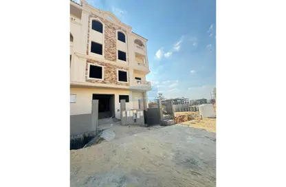 Apartment - 3 Bedrooms - 3 Bathrooms for sale in Bait Alwatan - The 5th Settlement - New Cairo City - Cairo