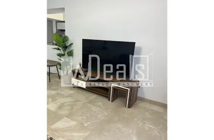 Apartment - 3 Bedrooms - 3 Bathrooms for sale in Uptown Cairo Road - Al Abageyah - El Khalifa - Cairo