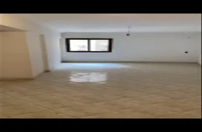 Apartment - 3 Bedrooms - 2 Bathrooms for sale in Tabarak - Zahraa El Maadi - Hay El Maadi - Cairo