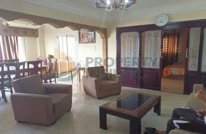 Apartment - 4 Bedrooms - 2 Bathrooms for rent in Al Basha Square - El Roda - Hay El Manial - Cairo