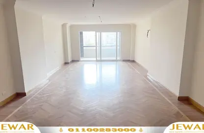 Apartment - 3 Bedrooms - 3 Bathrooms for sale in Saba Basha - Hay Sharq - Alexandria