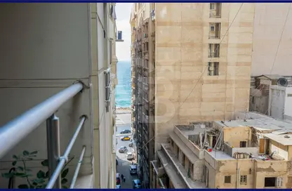 Apartment - 3 Bedrooms - 3 Bathrooms for sale in Ali Bek Hassanein St. - Laurent - Hay Sharq - Alexandria