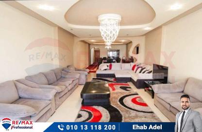 Apartment - 3 Bedrooms - 3 Bathrooms for rent in Abdel Salam Aref St. - Glim - Hay Sharq - Alexandria