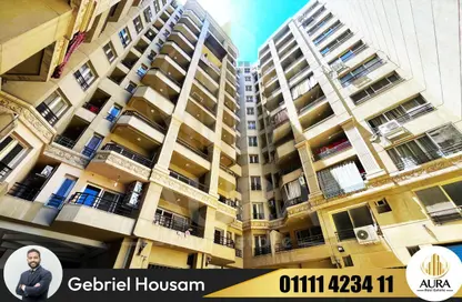 Apartment - 3 Bedrooms - 2 Bathrooms for sale in Moharam Bek St. - Moharam Bek - Hay Wasat - Alexandria