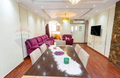 Apartment - 3 Bedrooms - 1 Bathroom for sale in Al Nasr St. - Smouha - Hay Sharq - Alexandria