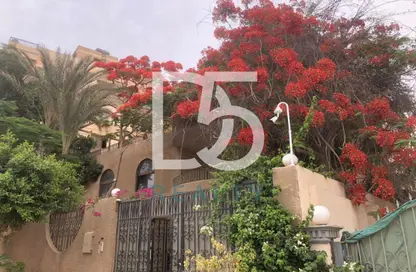 Villa - 6 Bathrooms for sale in Al Mokattam St. - Al Abageyah - El Khalifa - Cairo