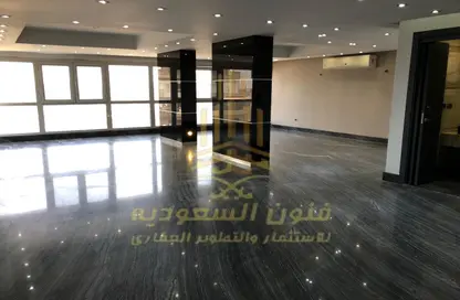 Apartment - 4 Bedrooms - 3 Bathrooms for sale in Gameat Al Dewal Al Arabeya St. - Mohandessin - Giza