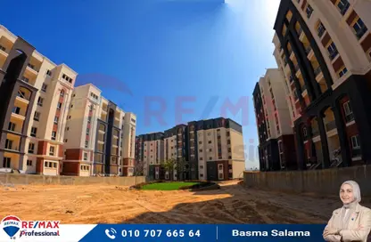 Apartment - 3 Bedrooms - 2 Bathrooms for sale in Alex West - Alexandria Compounds - Alexandria