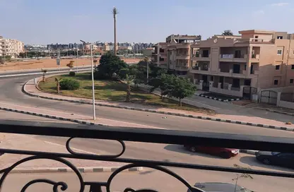 Apartment - 3 Bedrooms - 3 Bathrooms for sale in 5th Neighborhood - 1st District East - Shorouk City - Cairo