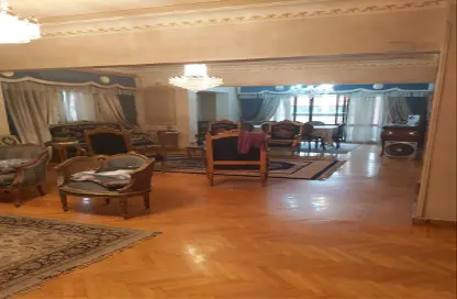 Apartment - 5 Bedrooms - 3 Bathrooms for sale in Mohamed Hassan Al Gamal St. - 6th Zone - Nasr City - Cairo