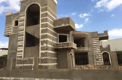 Villa - 4 Bedrooms - 4 Bathrooms for sale in Al Hayah Residence - 3rd District West - Shorouk City - Cairo
