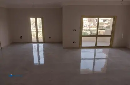 Apartment - 3 Bedrooms - 1 Bathroom for rent in Doctor Mohamed Youssef St. - El Banafseg 7 - El Banafseg - New Cairo City - Cairo