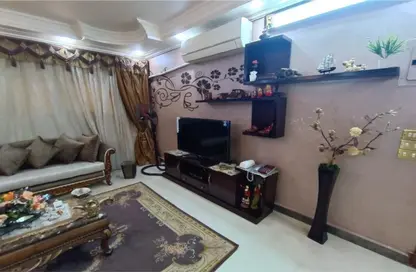 Apartment - 3 Bedrooms - 1 Bathroom for rent in Makram Ebeid St. - 6th Zone - Nasr City - Cairo