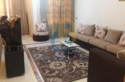 Apartment - 3 Bedrooms - 1 Bathroom for sale in Zahraa Al Maadi St. - Degla - Hay El Maadi - Cairo