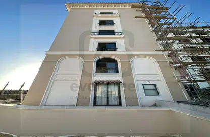 Apartment - 3 Bedrooms - 3 Bathrooms for sale in Village West - Sheikh Zayed Compounds - Sheikh Zayed City - Giza