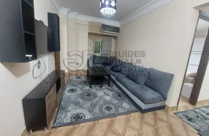 Apartment - 2 Bedrooms - 1 Bathroom for rent in Sayed Al Bakry St. - Zamalek - Cairo